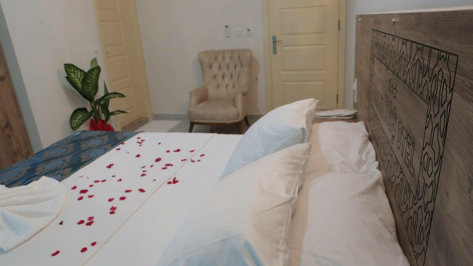 Mut Grand Tas Otel מראה חיצוני תמונה